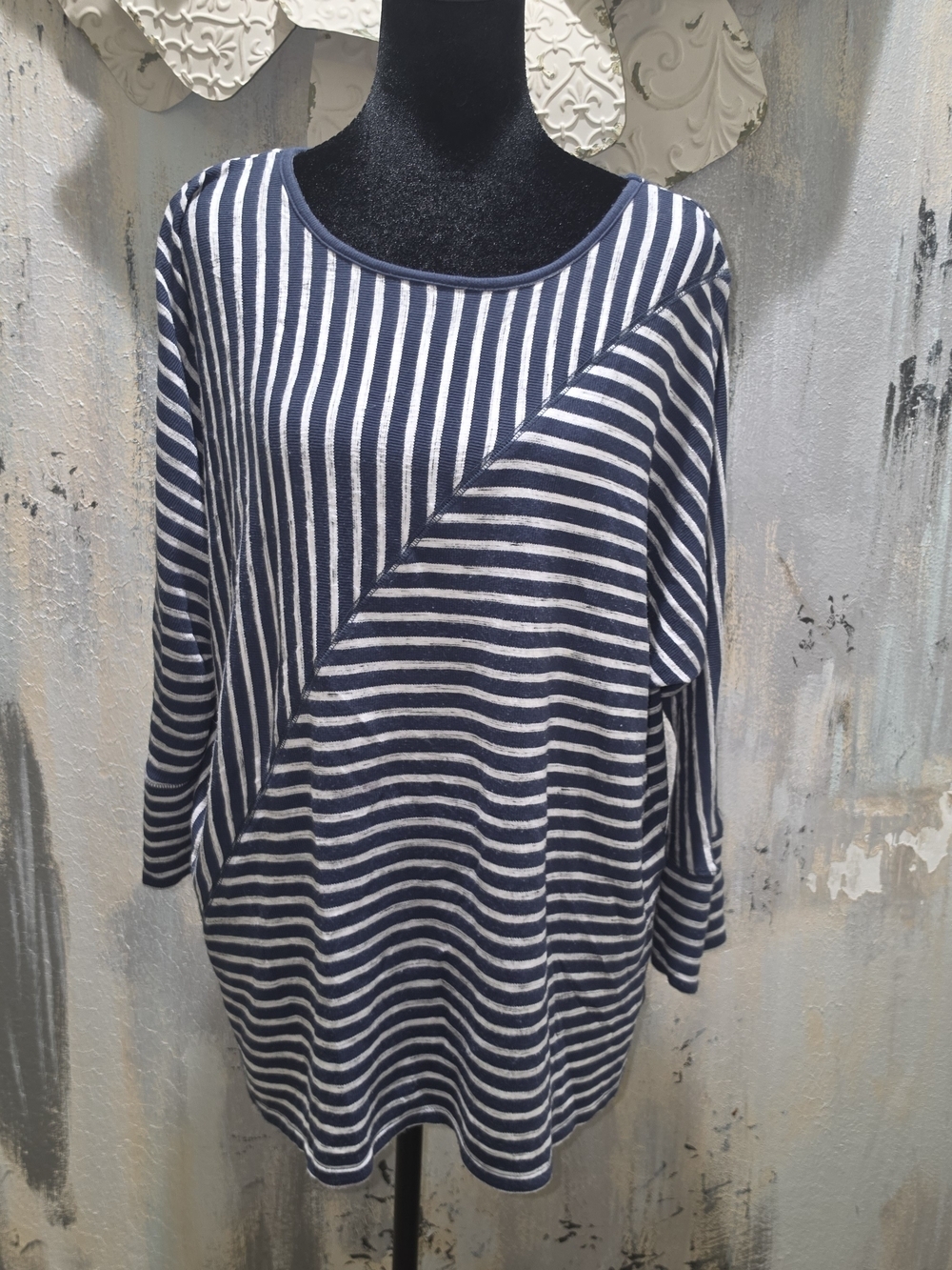 Westbound Navy & White Ultra Soft Asymmetrical Striped 3/4" Sleeve Size Large